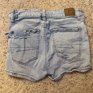 American Eagle Next Level Stretch Distressed Denim Shorts Size 2 Light Wash